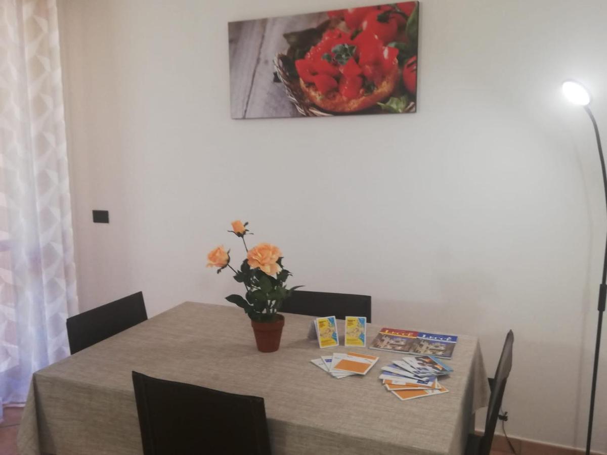 Rosahouse Lägenhet Lecce Exteriör bild